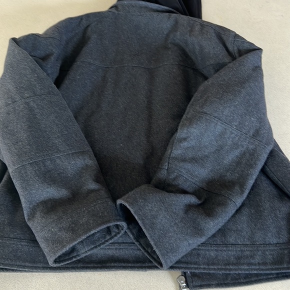 Calvin Klein heavy wool coat with inner lining - Picture 6 of 6